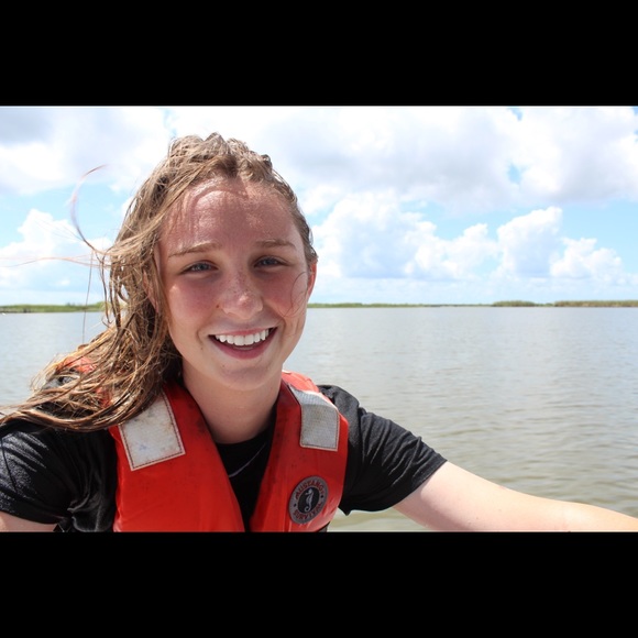 Meet your Posher, Julia - Picture 1 of 1